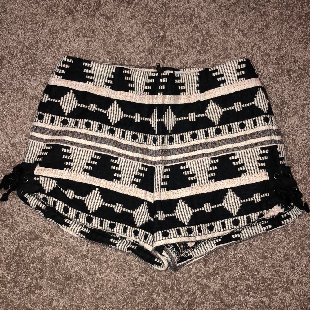 Ecote Black and Cream Aztec Knit Women's Shorts